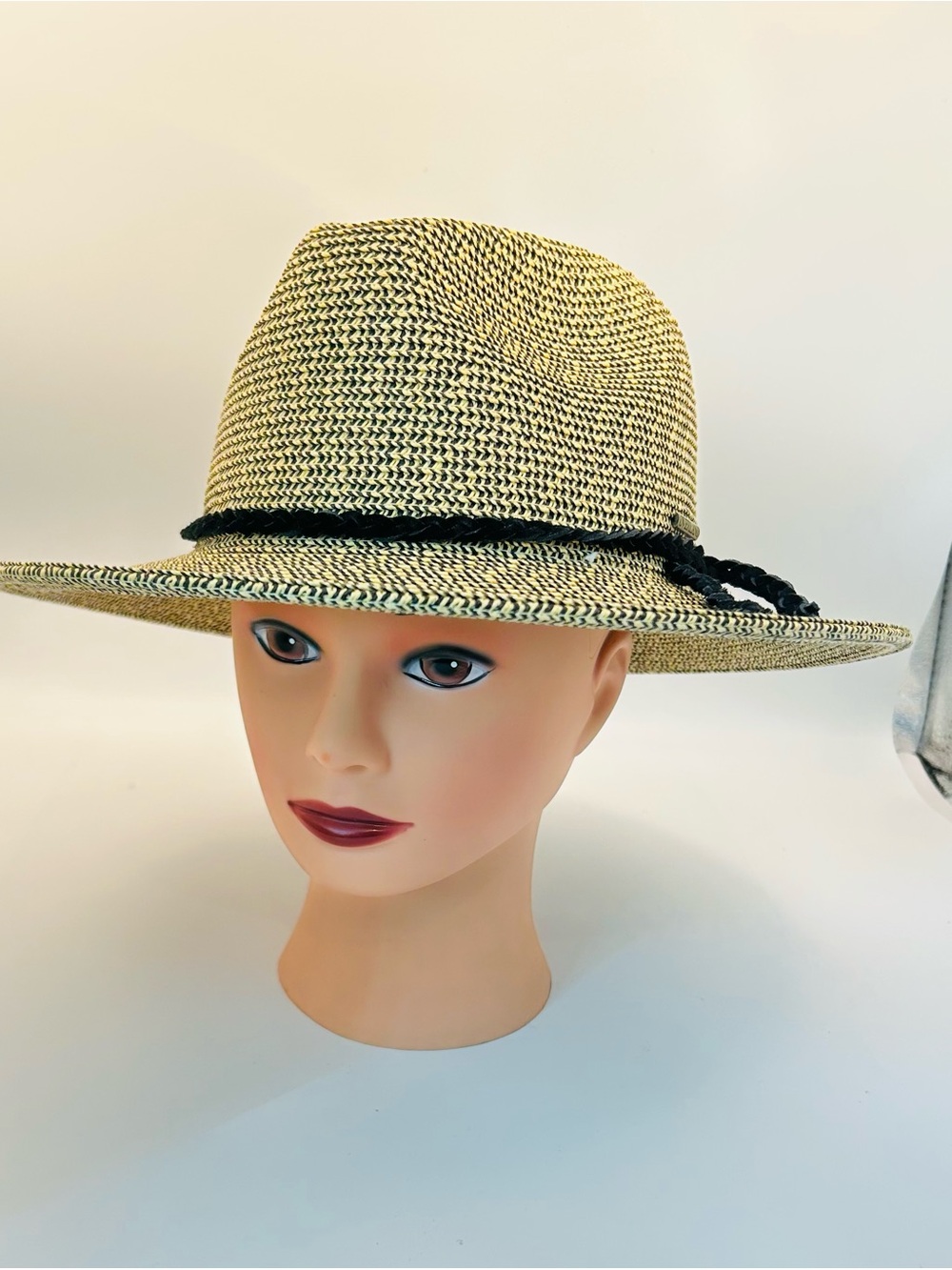 Overland one size adjustable straw, sun hat